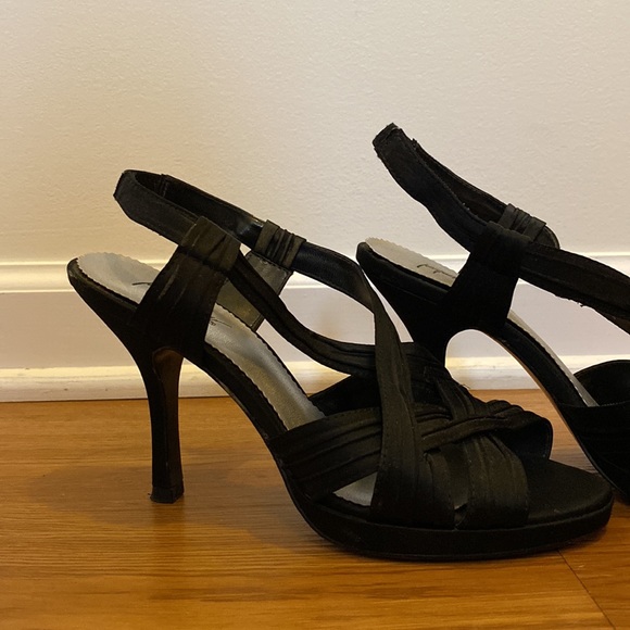 Strappy black sandal, satin, platform, stiletto heel - Picture 3 of 5